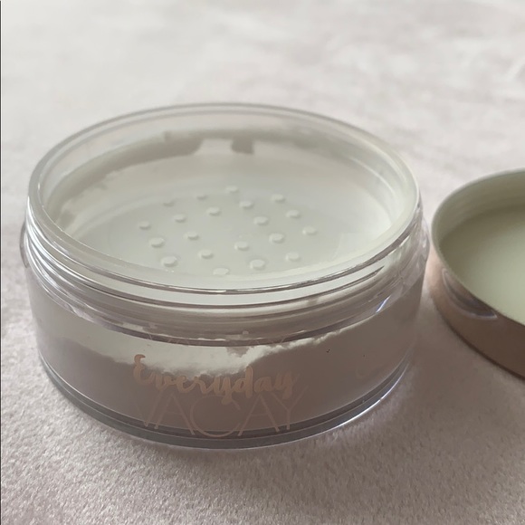 Ciate coconut setting powder - Picture 2 of 3